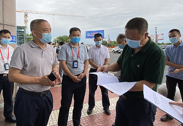 1630996413533335.jpg 省督查組檢查指導(dǎo)綿陽機場疫情防控工作.jpg