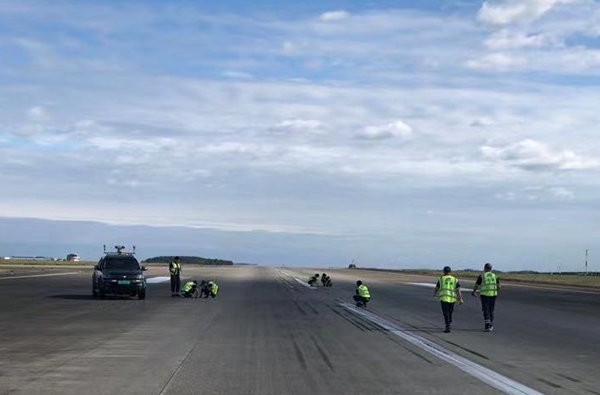 1666751188362887.png 安全保障我先行——飛行區(qū)管理部全力開展各項(xiàng)維護(hù)作業(yè).png